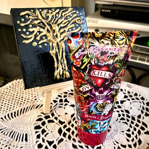 ED HARDY LOTION HEARTS & DAGGERS SHIMMERING BODY LOTION LOVE KILLS SLOWLY 3 OZ - Picture 2 of 3